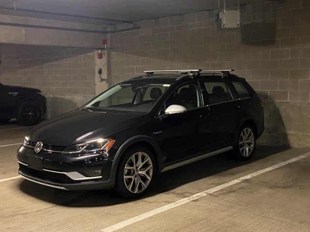 VW Golf Alltrack.jpg